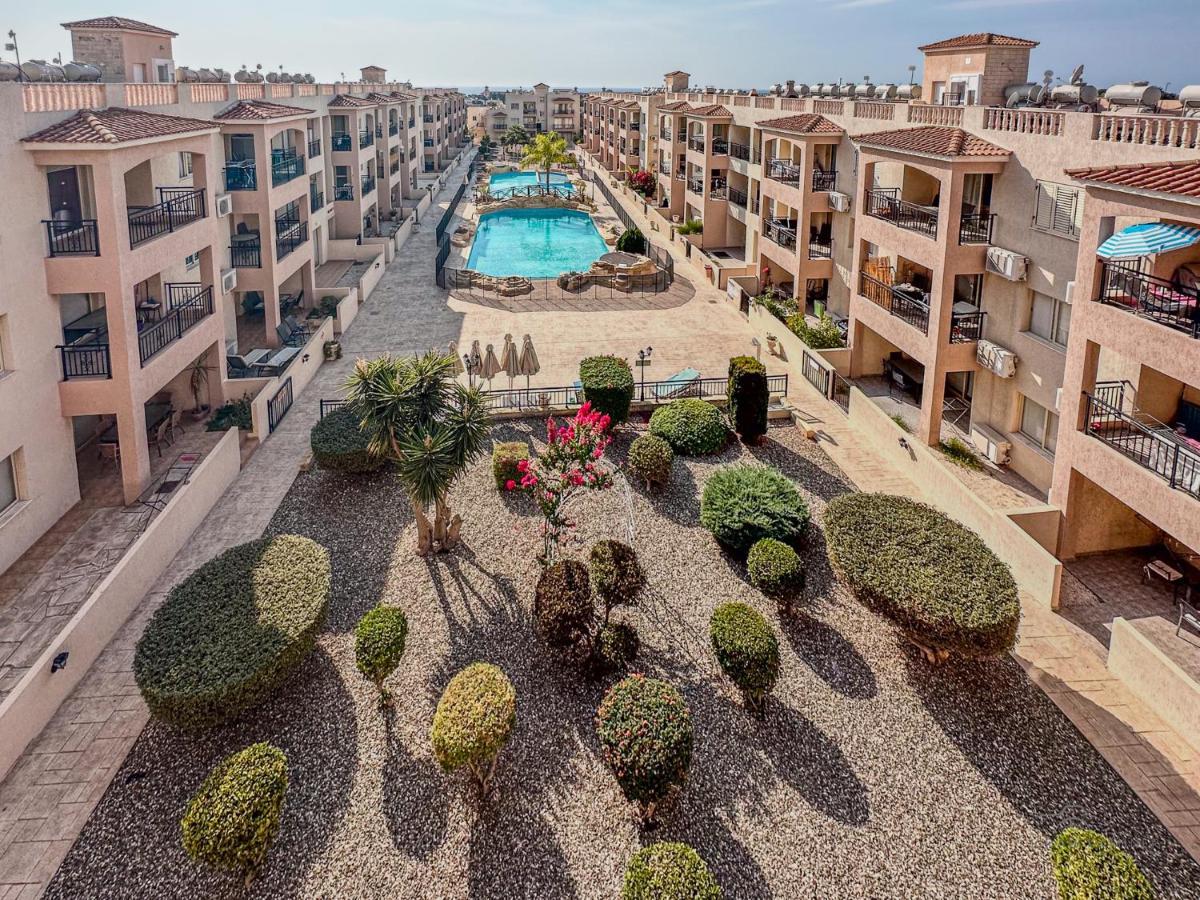 Royal Seacrest Crown-Jewel, 2B, Pools, Sea, Center Lägenhet Paphos Exteriör bild