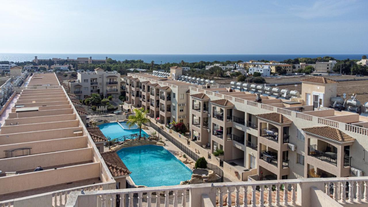 Royal Seacrest Crown-Jewel, 2B, Pools, Sea, Center Lägenhet Paphos Exteriör bild